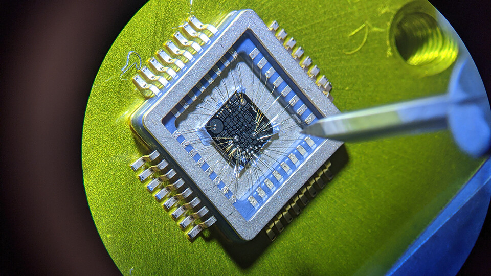 High-power diamond diodes tested with electronic noise